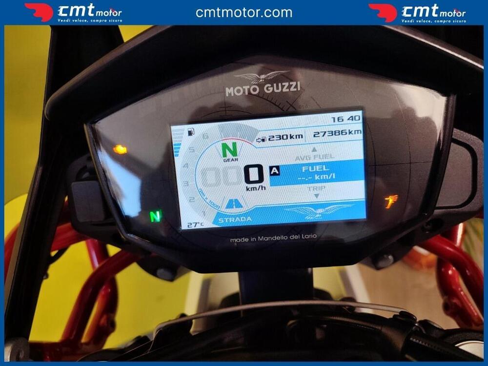 Moto Guzzi V85 TT Evocative Graphics (2021 - 23) (5)