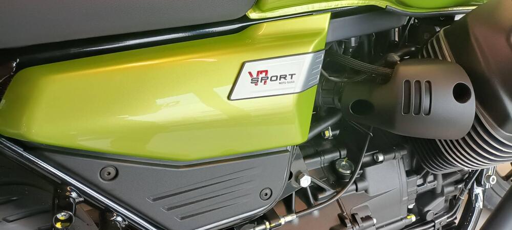 Moto Guzzi V7 Sport (2025 - 26) (2)