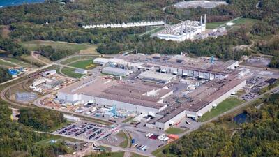 Una fabbrica di alluminio di Ford prende fuoco: ferma la produzione per parecchi mesi