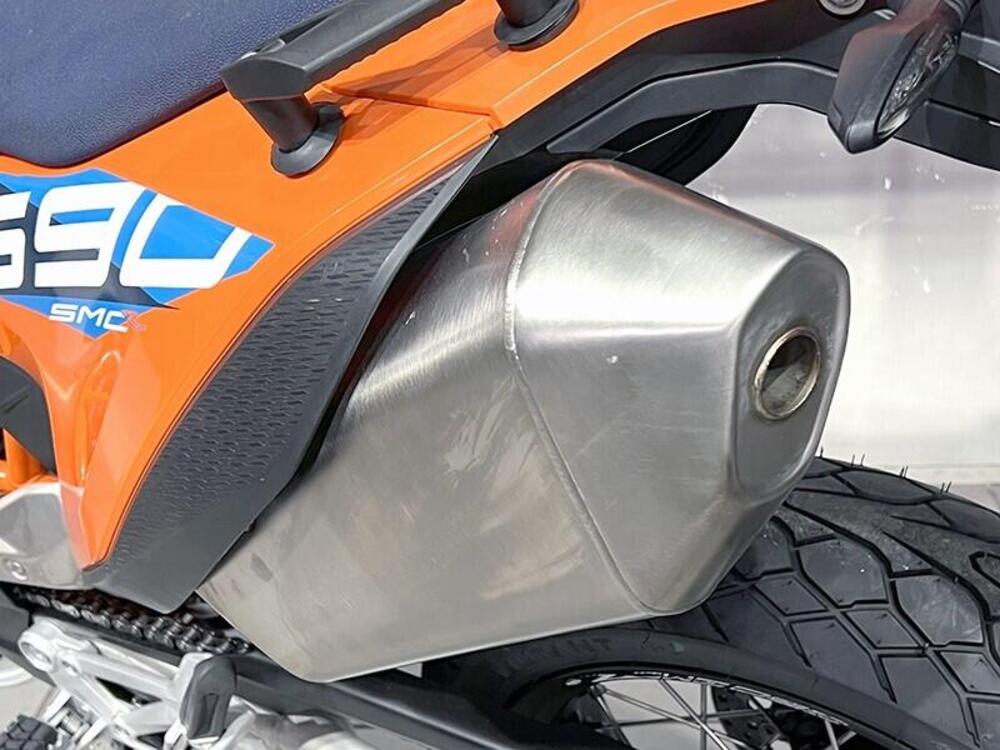 KTM 690 SMC R (2023 - 25) (5)