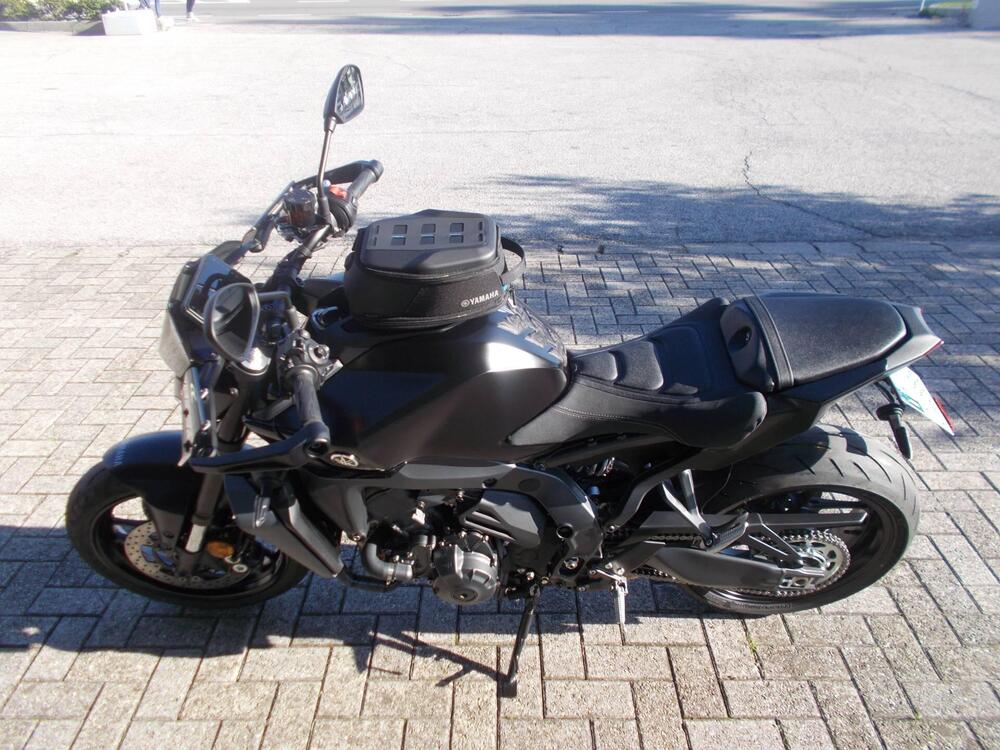 Yamaha MT-09 Y-AMT (2024 - 26) (2)