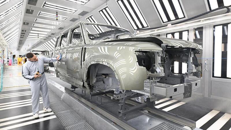Jaguar Land Rover riparte dopo l&rsquo;attacco hacker: la produzione torna attiva dopo oltre un mese di stop