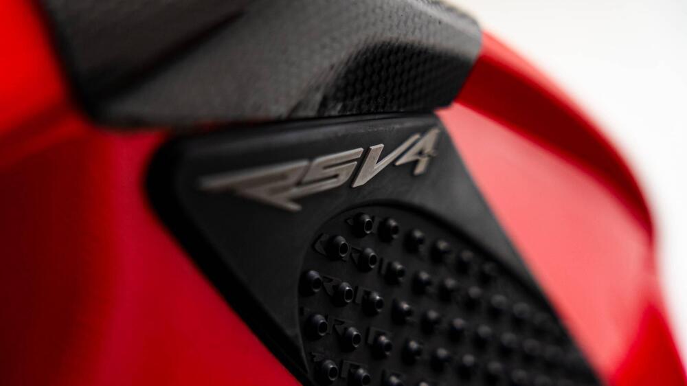 Aprilia RSV4 Factory APRC ABS (2011 - 15) (19)