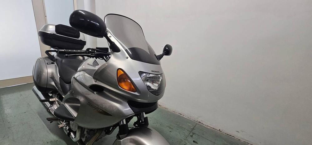 Honda Deauville 650 (2002 - 05) (4)