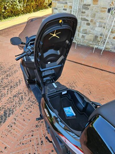 Piaggio MP3 400 ABS Hpe (2023 - 25) usata
