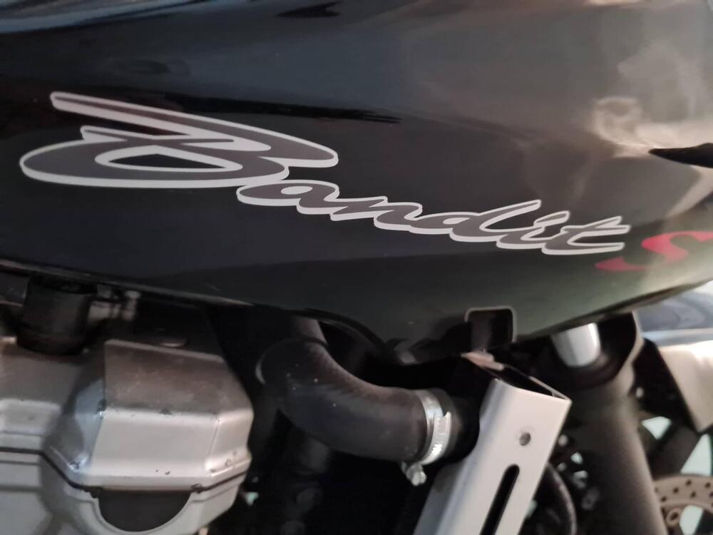 Suzuki GSX 650 FT (7)