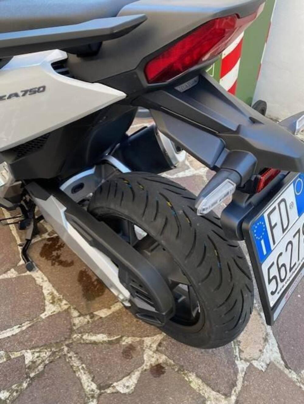 Honda Forza 750 DCT (2021 - 24) (10)