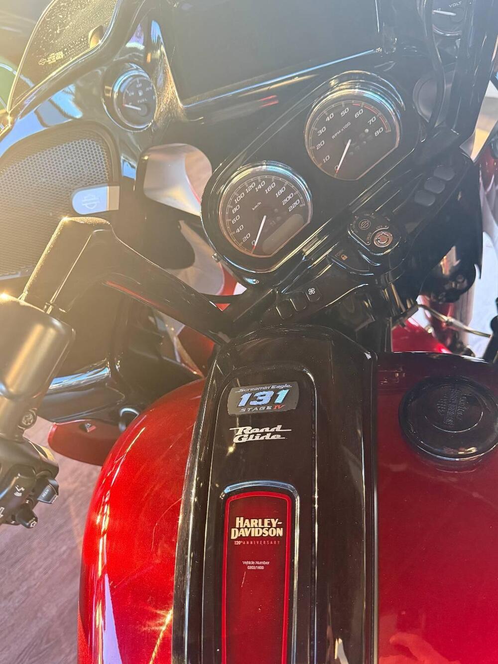 Harley-Davidson Road Glide Special Anniversary (2023) (9)