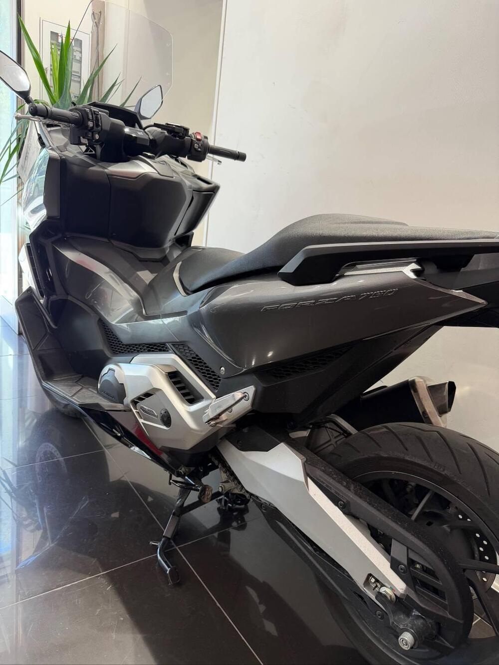 Honda Forza 750 DCT (2021 - 24) (7)