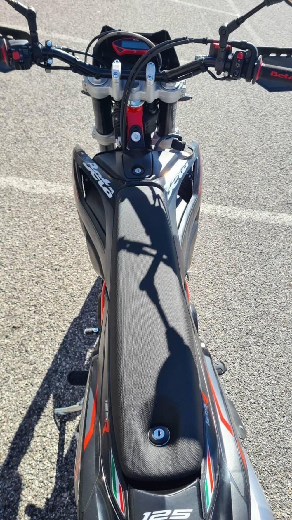 Betamotor RR 125 4T Motard R (2025 - 26) (8)