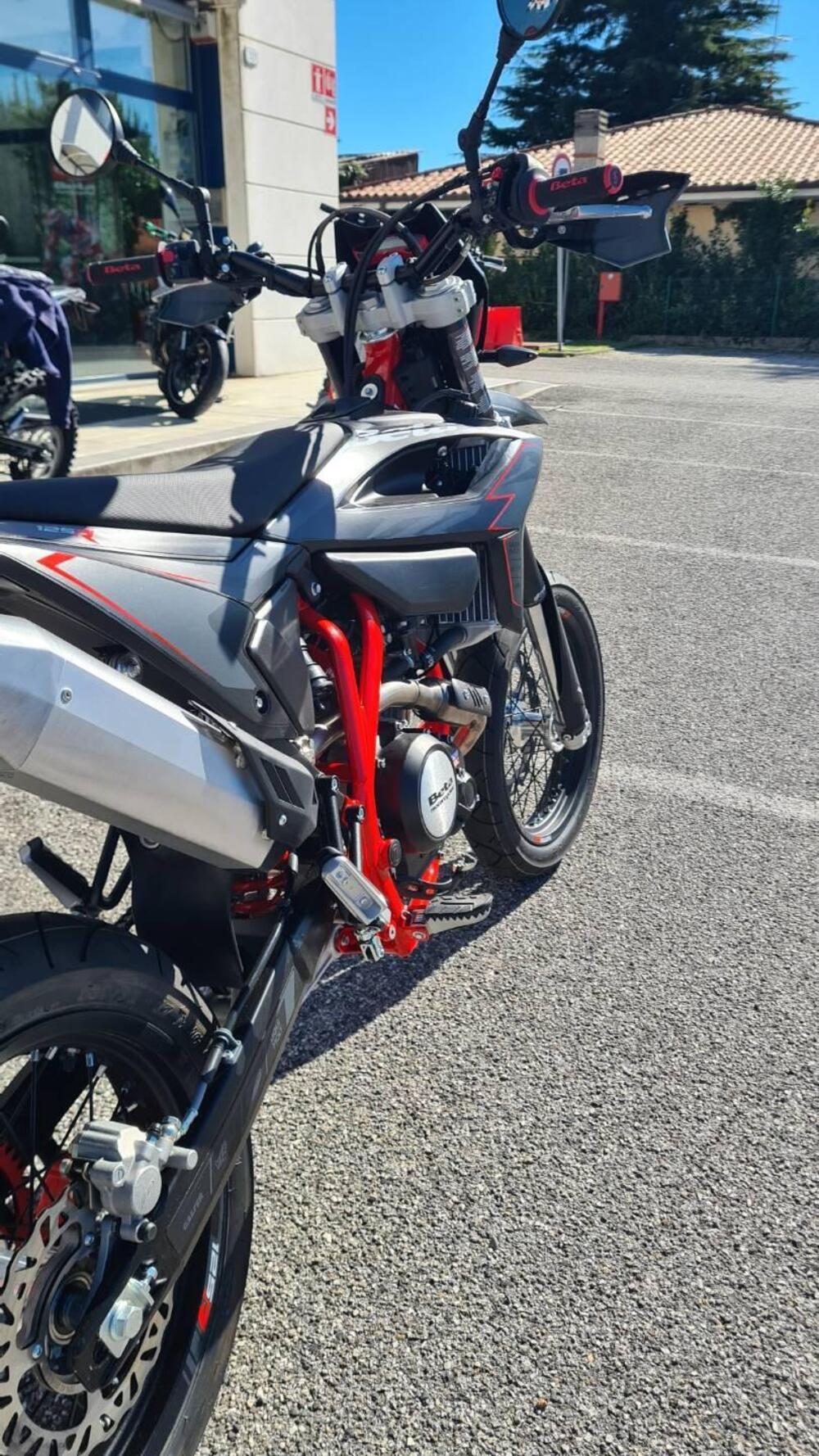 Betamotor RR 125 4T Motard R (2025 - 26) (9)