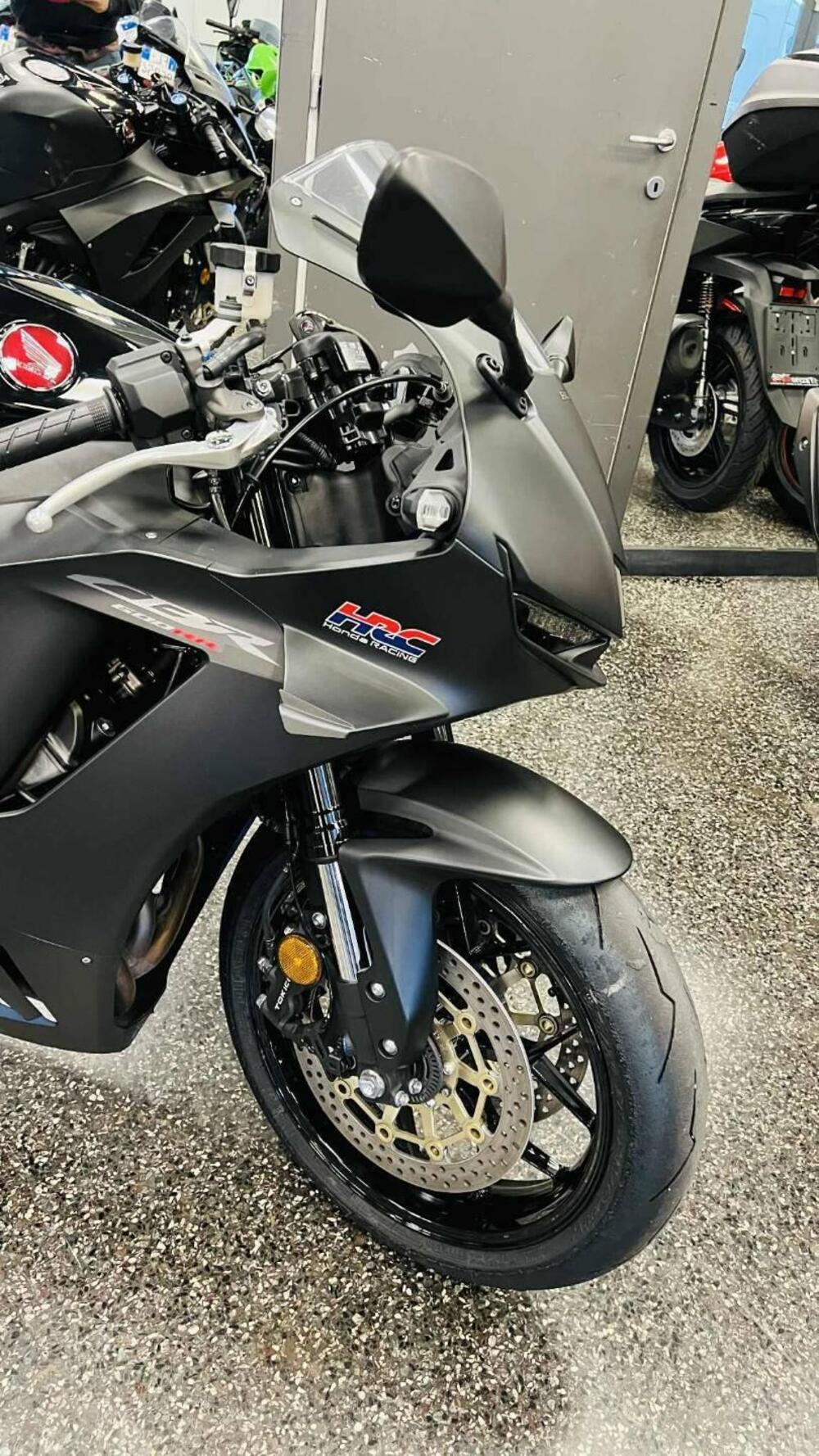 Honda CBR 600 RR (2024 - 26) (8)