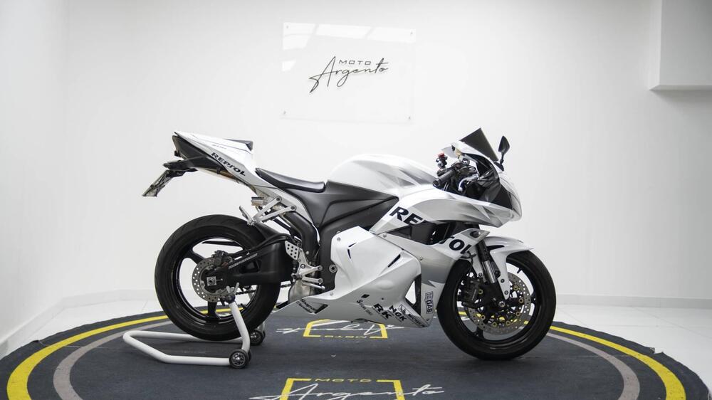 Honda CBR 600 RR (2009 - 12) (6)