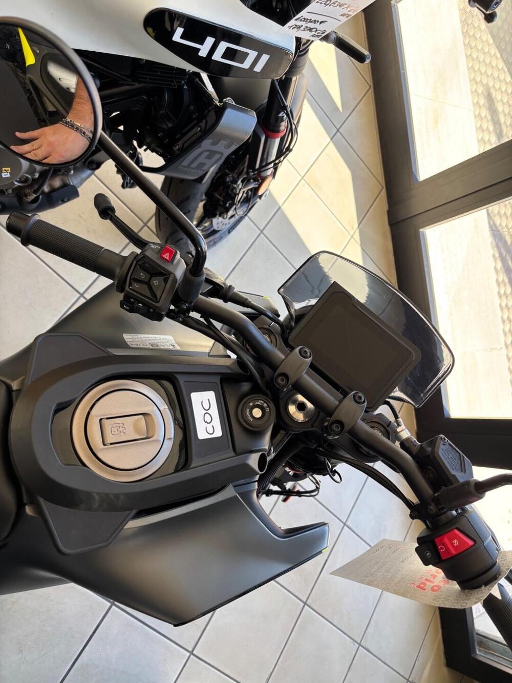 Husqvarna Svartpilen 401 (2024 - 26) (5)