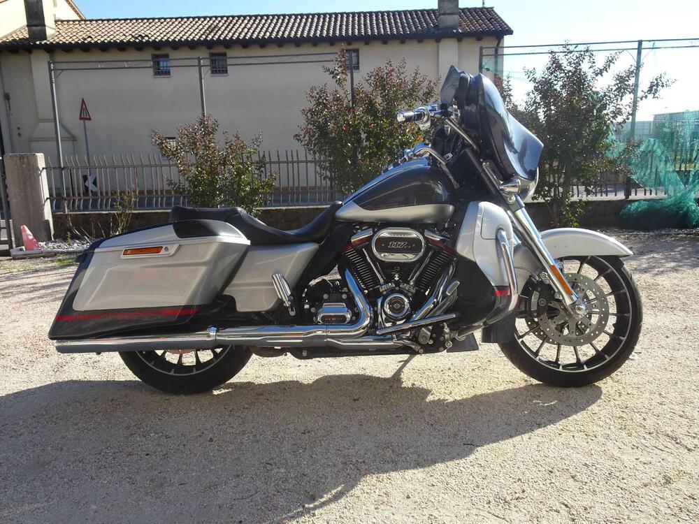 Harley-Davidson 117 Street Glide (2018 - 20) - FLHXSE (6)