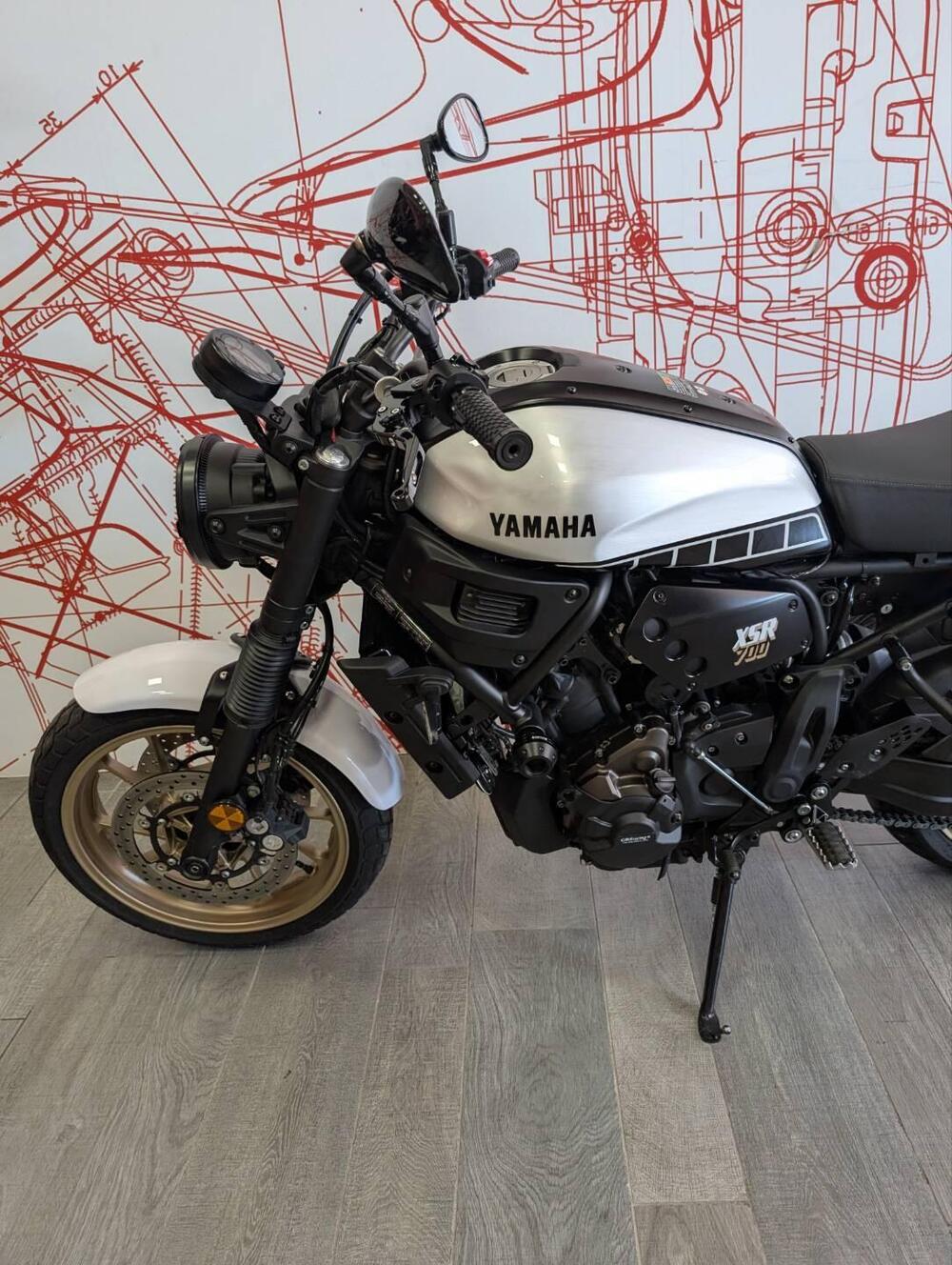 Yamaha XSR 700 XTribute (2022 - 24) (17)