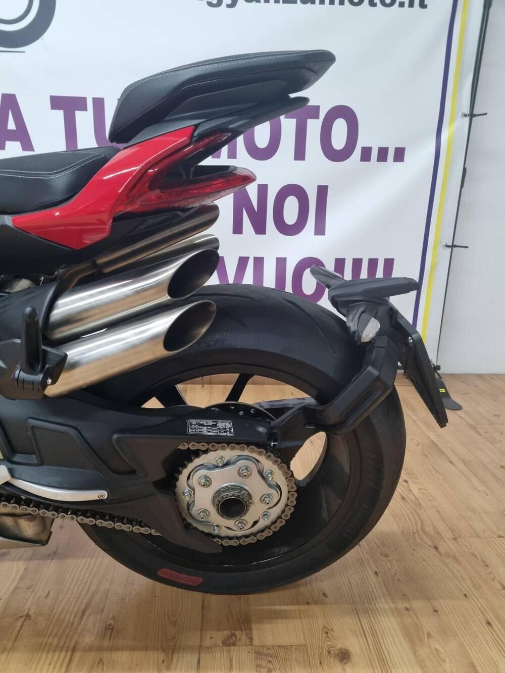 MV Agusta Brutale 1000 RS (2022 - 26) (6)