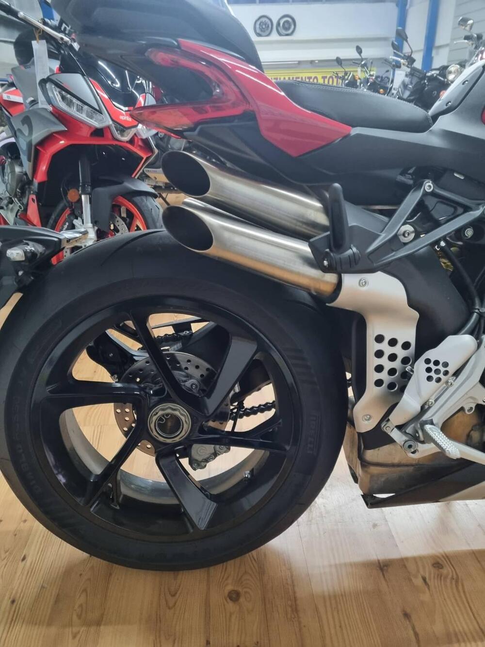 MV Agusta Brutale 1000 RS (2022 - 26) (16)