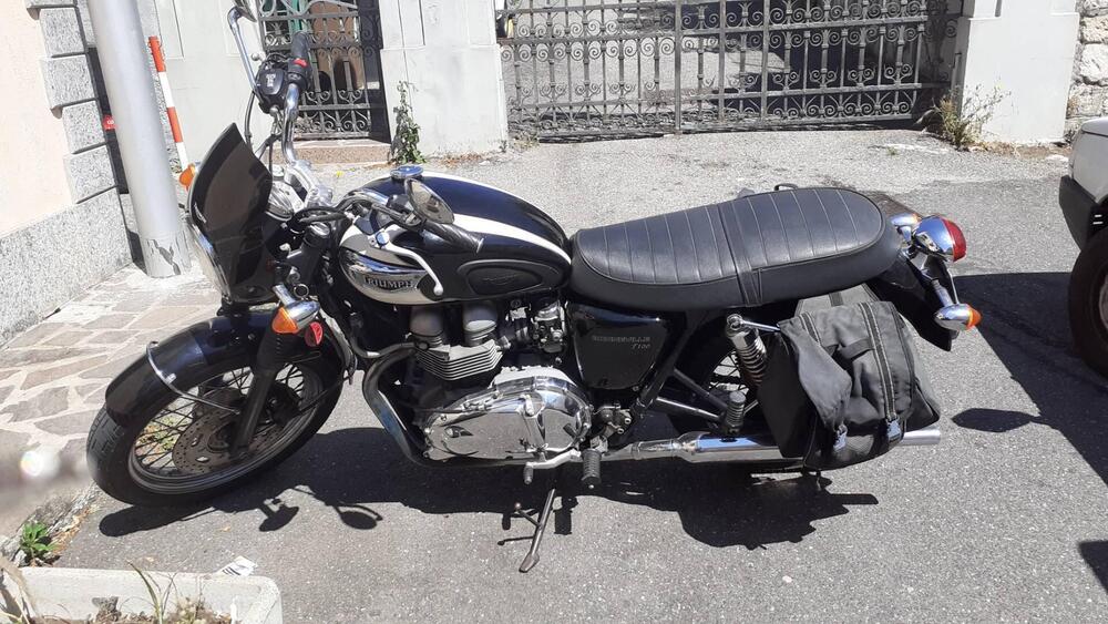 Triumph Bonneville T100 (2001 - 07) (2)