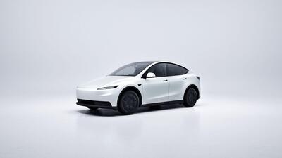 Tesla Model Y Standard: debutta ufficialmente la versione pi&ugrave; accessibile del SUV elettrico pi&ugrave; venduto al mondo