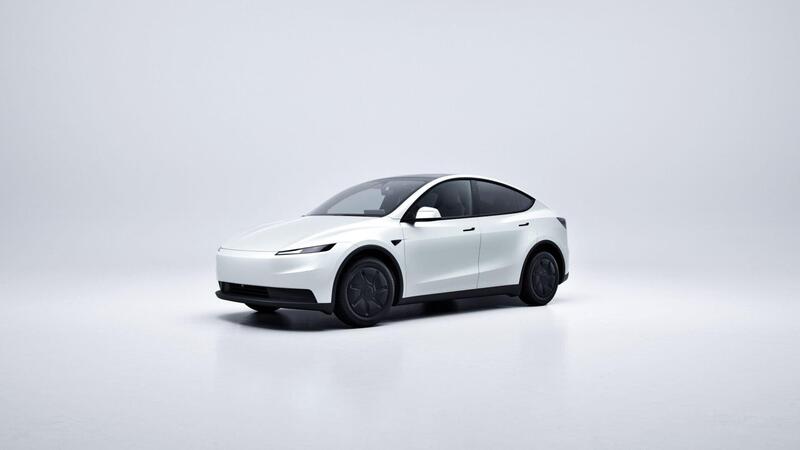Tesla Model Y e Model 3 Standard: debuttano ufficialmente le versioni pi&ugrave; accessibili del SUV e della berlina elettrica
