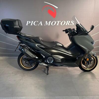 Yamaha T-Max 560 Tech Max (2021) usata