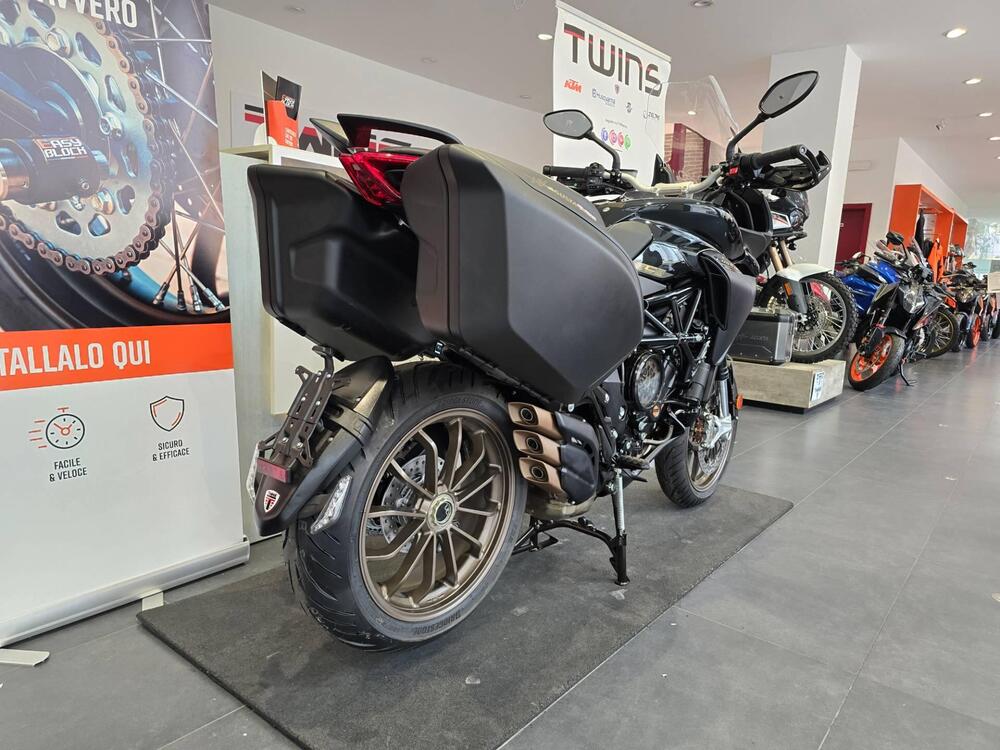 MV Agusta Turismo Veloce 800 Lusso SCS (2021 - 26) (8)