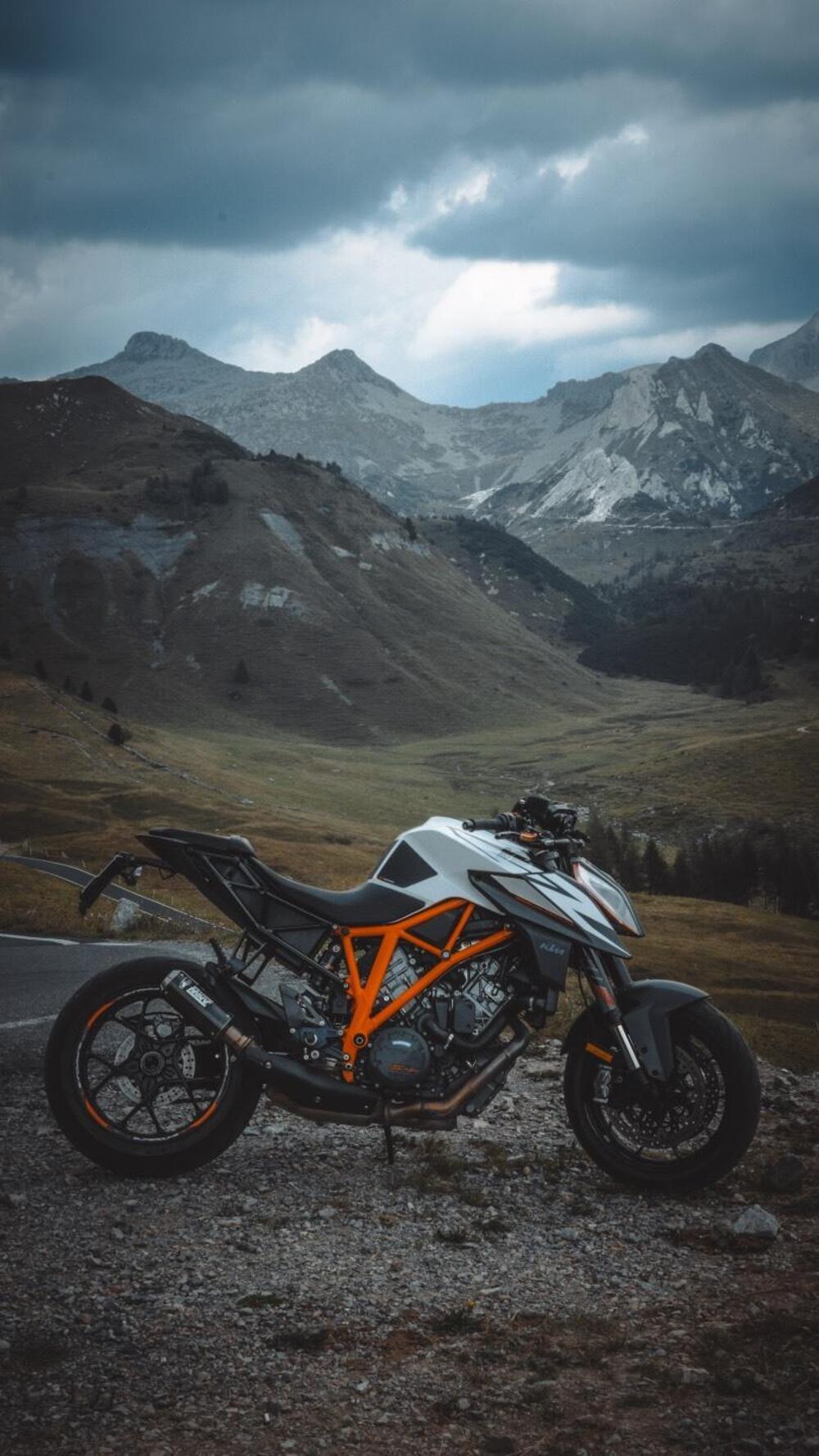 KTM 1290 Super Duke R (2019) (3)