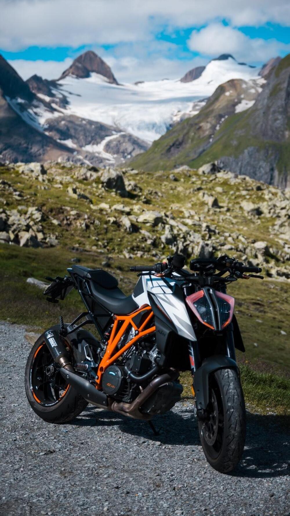 KTM 1290 Super Duke R (2019) (6)