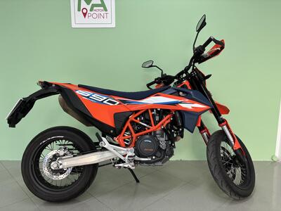 KTM 690 SMC R (2023 - 25) usata