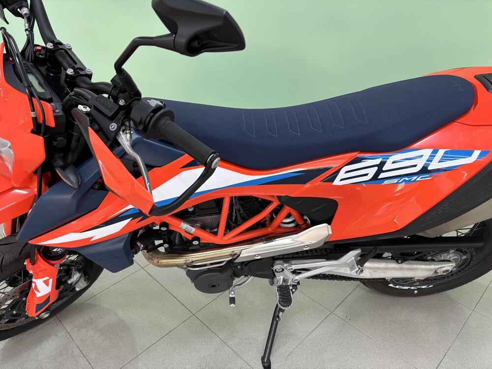 KTM 690 SMC R (2023 - 25) (6)