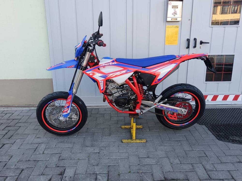 Betamotor RR 125 4T Motard R (2025 - 26) (2)