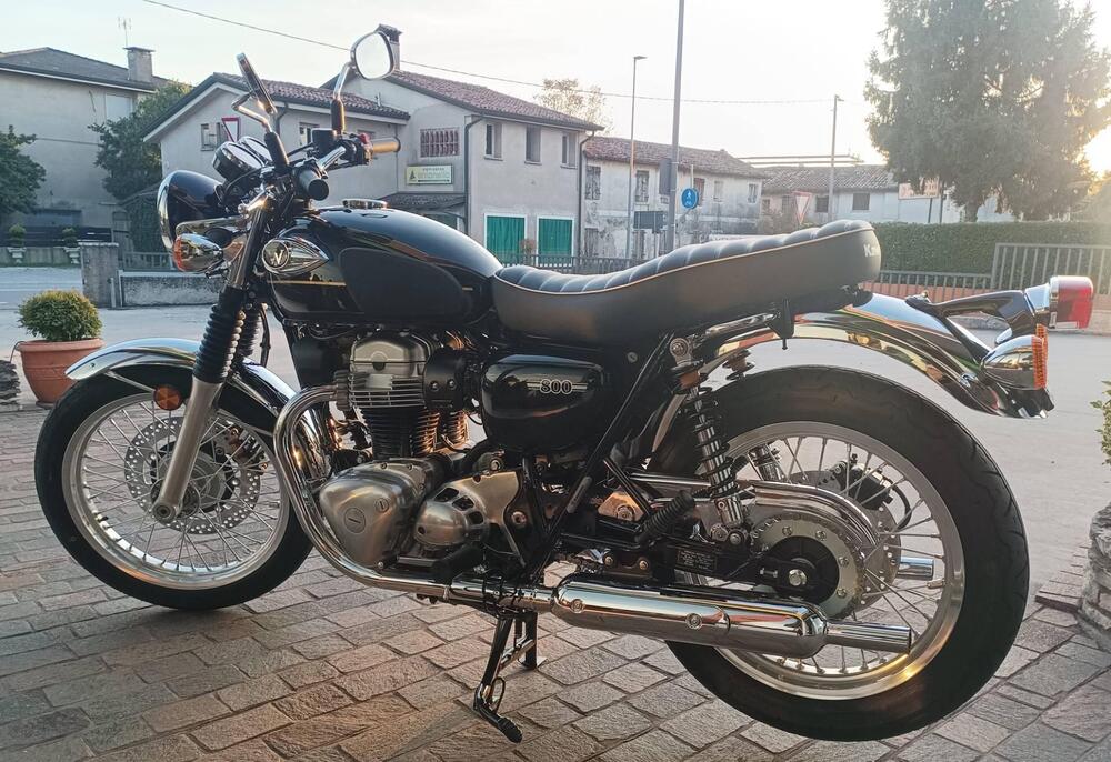 Kawasaki W 800 (2021 - 26) (2)