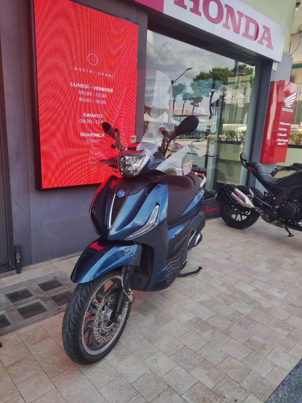 Piaggio Beverly 300 ABS-ASR (2021 - 25) (3)