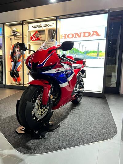 Honda CBR 600 RR (2024 - 25) nuova