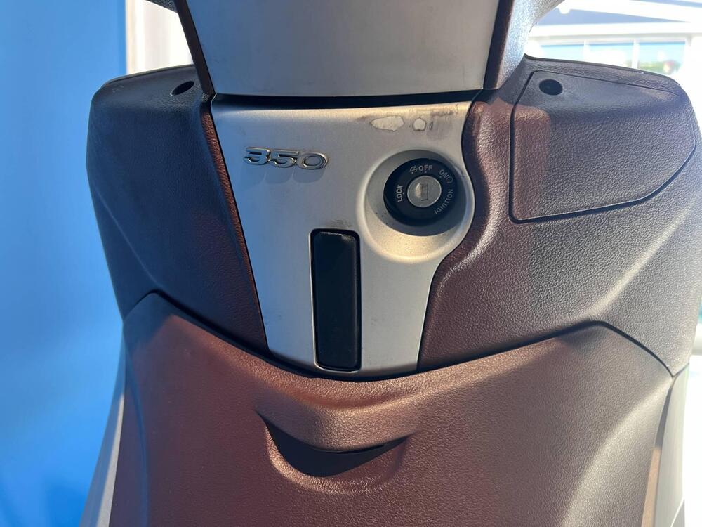 Piaggio Beverly 350 ABS (2016 - 20) (6)