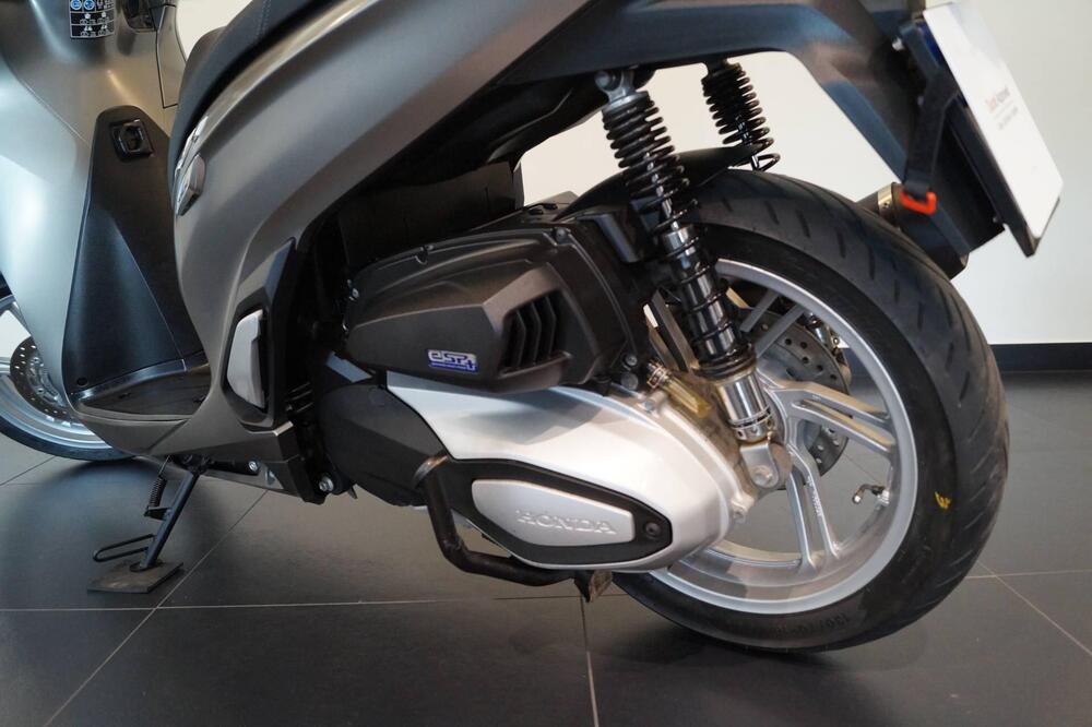 Honda SH 350 (2021 - 24) (9)