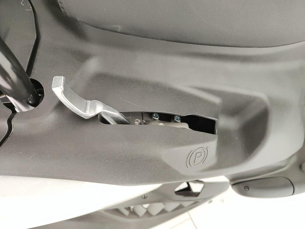 Piaggio 1 Active (2022 - 26) (16)