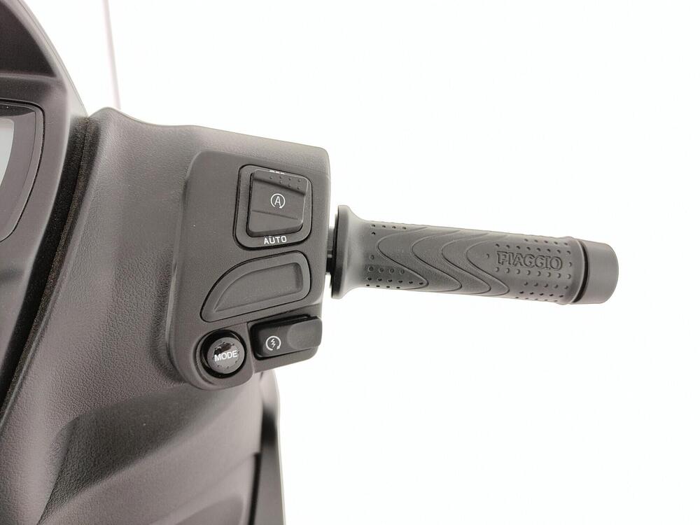 Piaggio 1 Active (2022 - 26) (13)