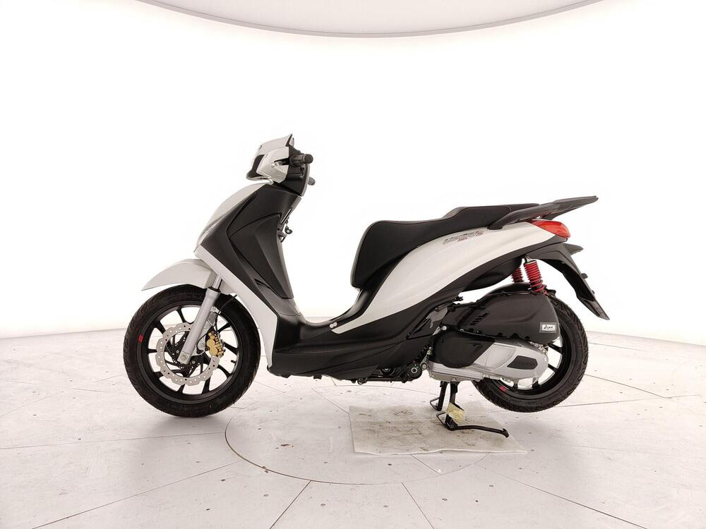 Piaggio 1 Active (2022 - 26) (2)