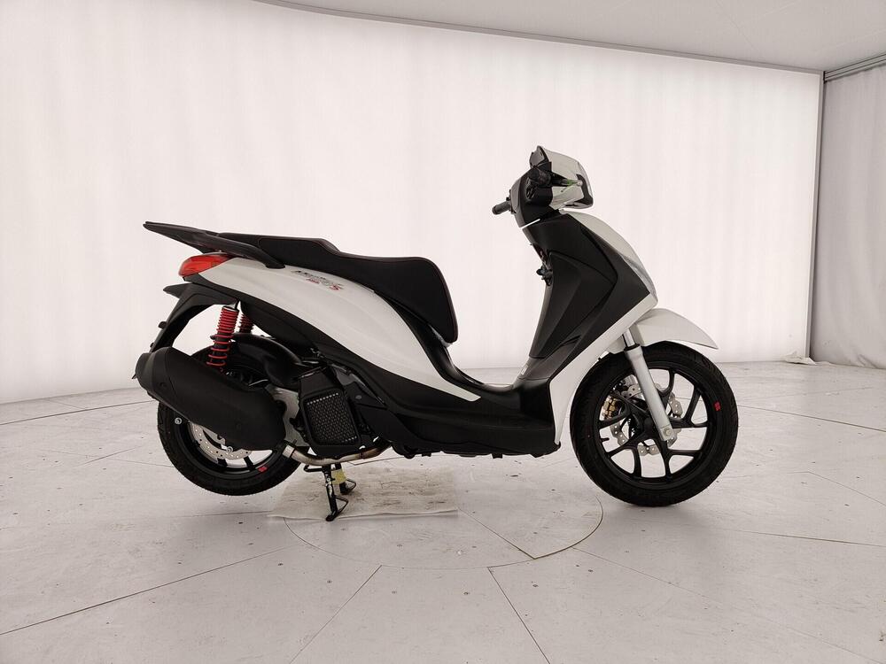 Piaggio 1 Active (2022 - 26) (5)