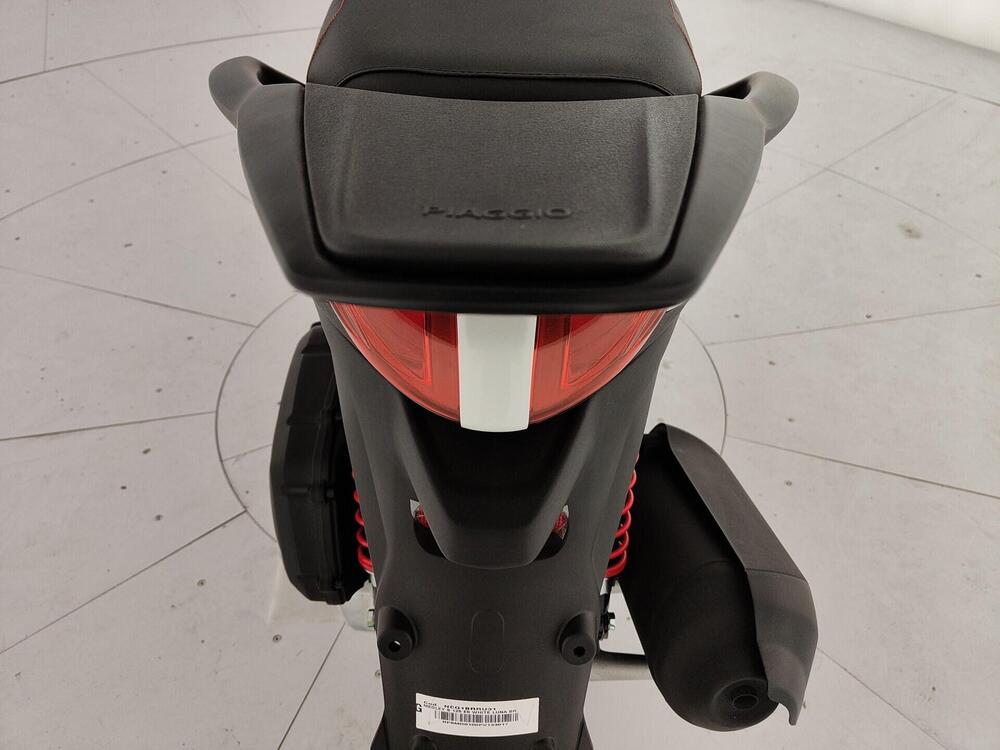 Piaggio 1 Active (2022 - 26) (9)