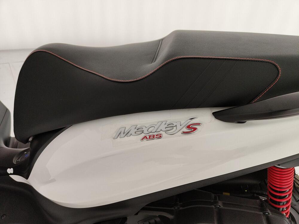 Piaggio 1 Active (2022 - 26) (10)