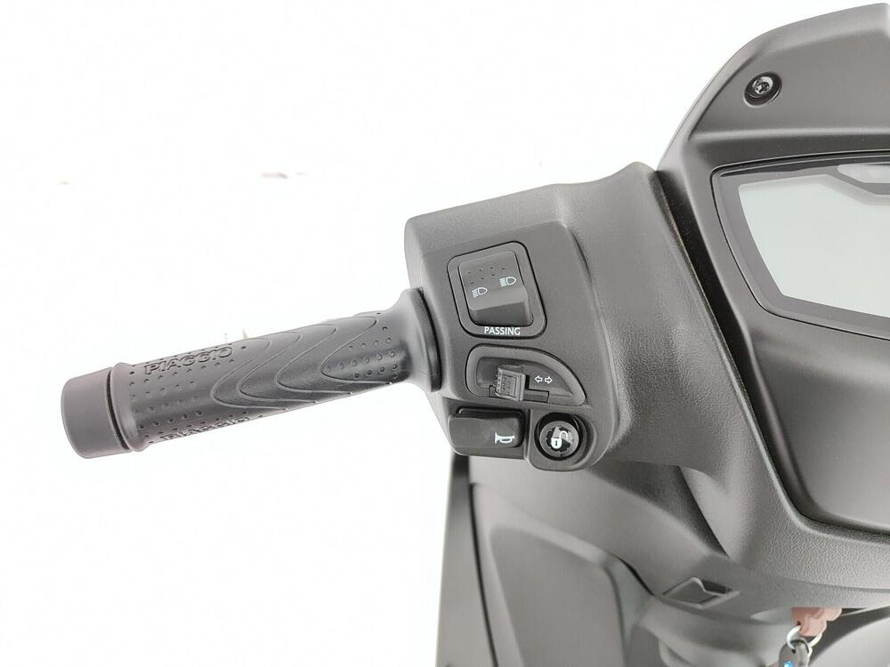 Piaggio 1 Active (2022 - 26) (12)