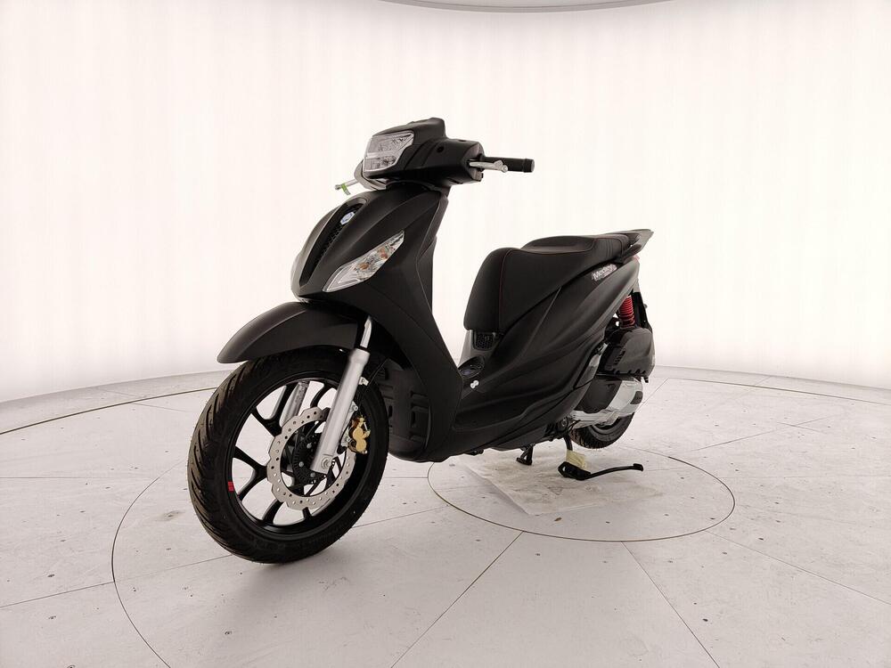 Piaggio 1 Active (2022 - 26) (11)