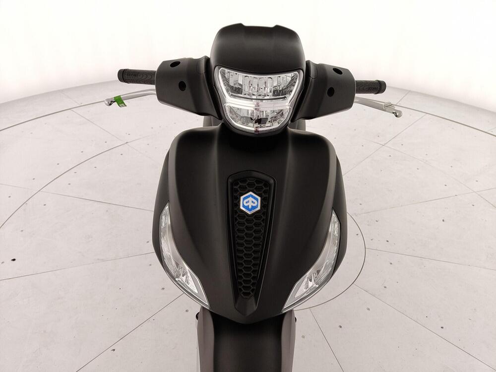 Piaggio 1 Active (2022 - 26) (8)