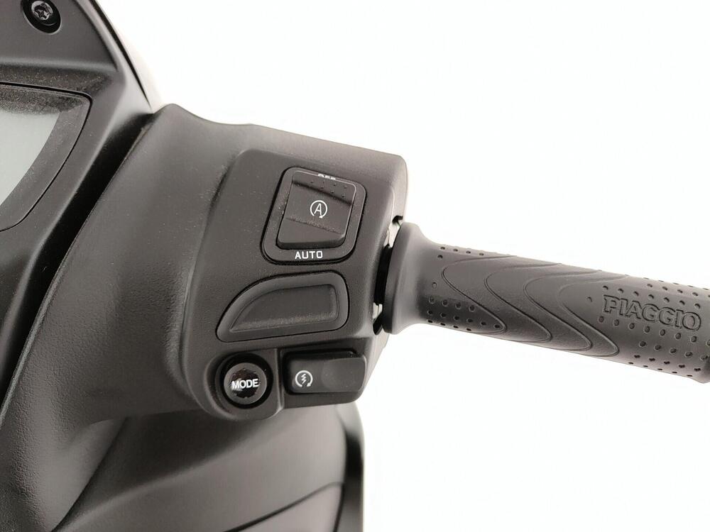 Piaggio 1 Active (2022 - 26) (23)