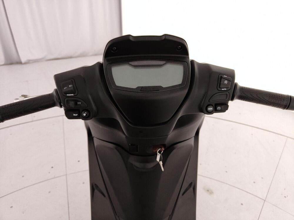 Piaggio 1 Active (2022 - 26) (10)