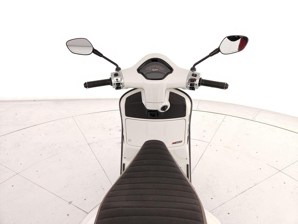 Vespa GTS 125 (2025 - 26) (11)