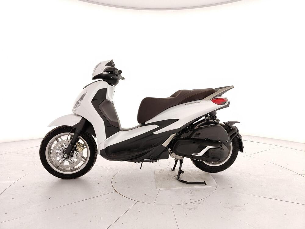 Piaggio Beverly 400 S (2025 - 26) (2)